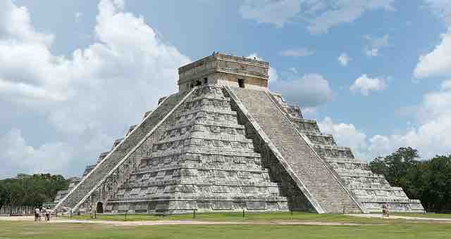 El Castillo (pyramid of Kukulcán) in Chichén Itzá