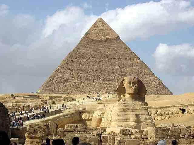 Great Sphinx of Giza and the pyramid of Khafre