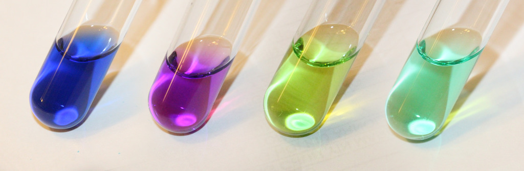 Color of various Ni(II) complexes in aqueous solutions
