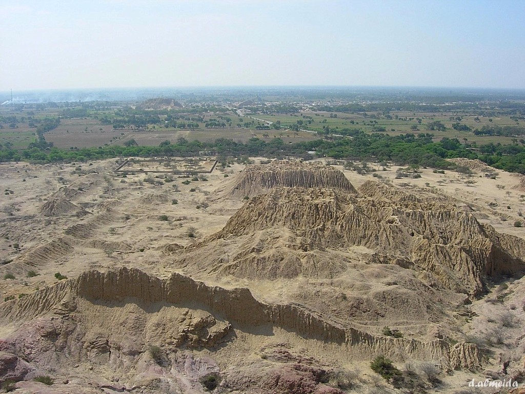 Religious mounds at Túcume