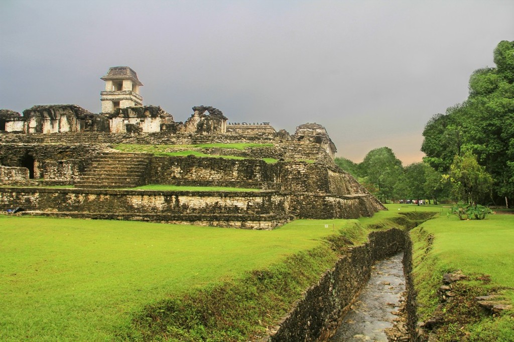 The Palenque Palace and aqueduct
