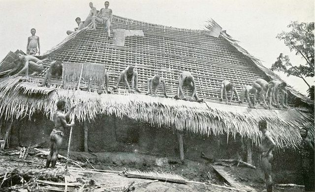 Construction of a <em>Mbari</em> House